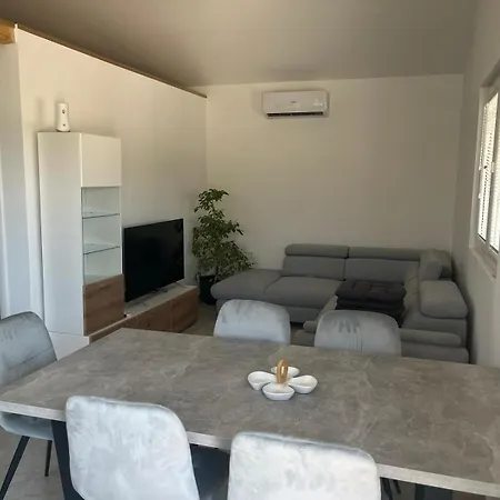 Апартаменты Robinson House Galia