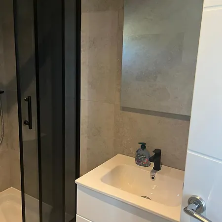 Robinson House Galia *